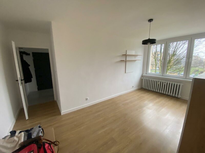 Na sprzedaż 2 pokojowe mieszkanie w spokojnej okolicy