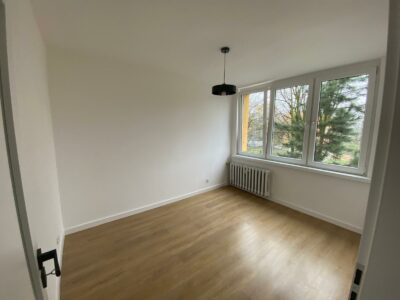 Na sprzedaż 2 pokojowe mieszkanie w spokojnej okolicy